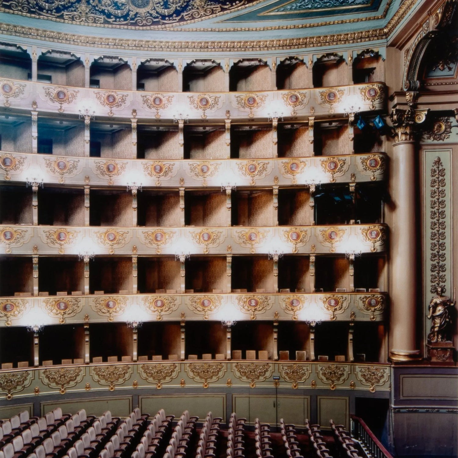 Candida Höfer - Teatro Nacional de Sao Carlos Lisboa III