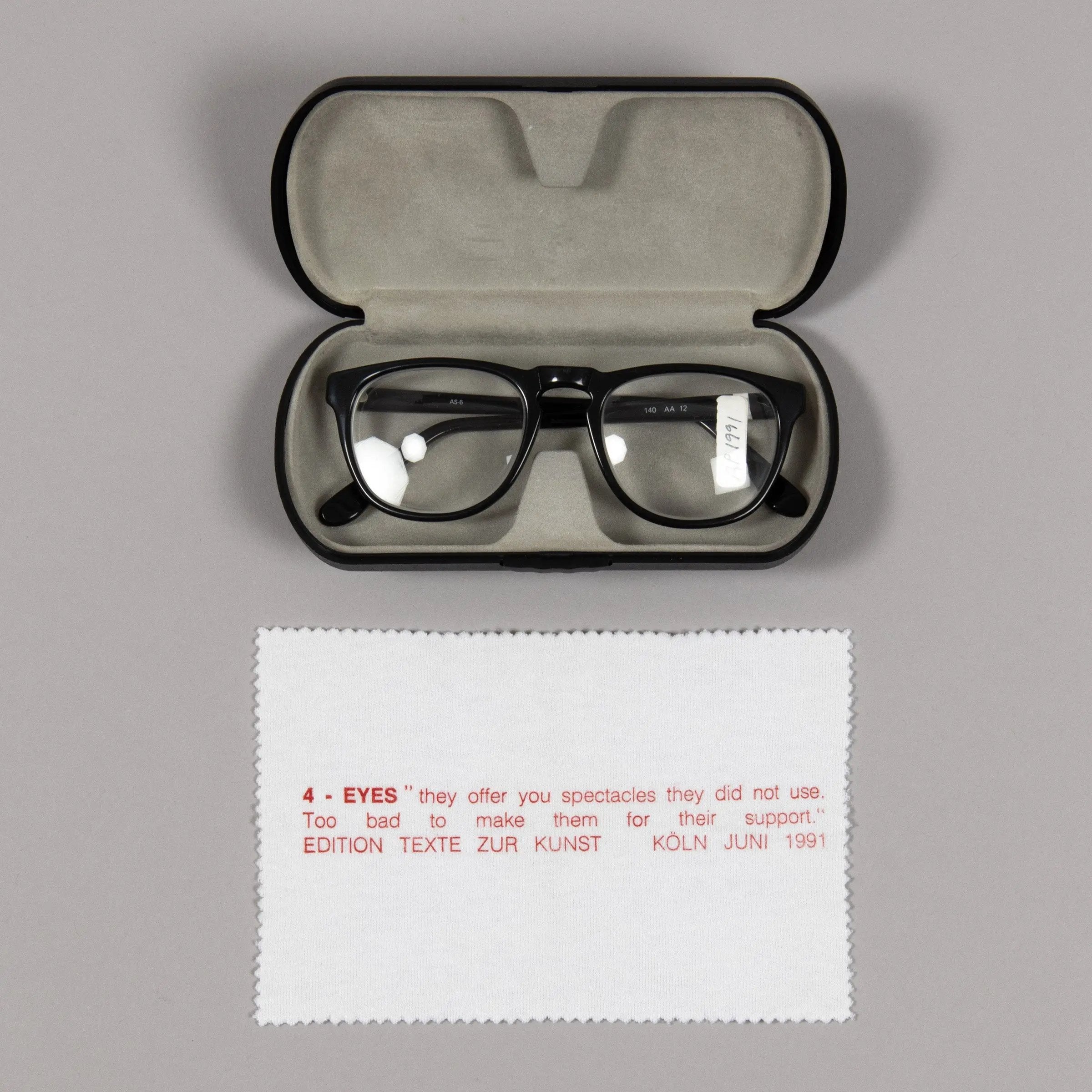 Rosemarie Trockel, 4 Eyes